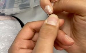 ¿Por qué se me caen las uñas press on?